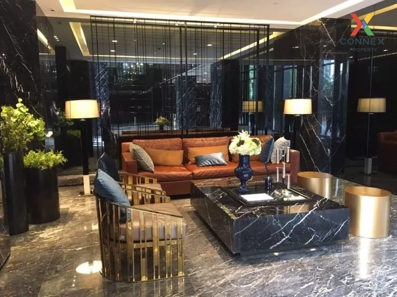 FOR SALE condo , The Base Park East Sukhumvit 77 , Duplex , corne